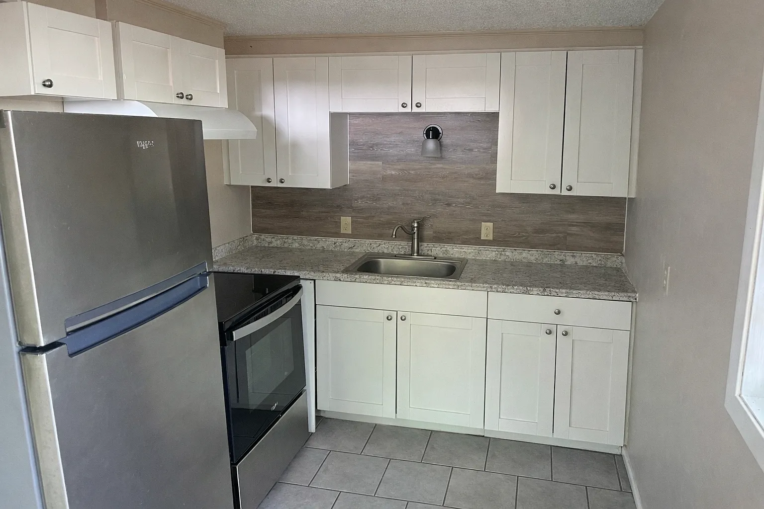 2 bed, 1.5 bath, 917 sqft, $1,250 — Photo 4