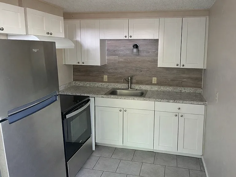 255 Washington Dr — Photo 4