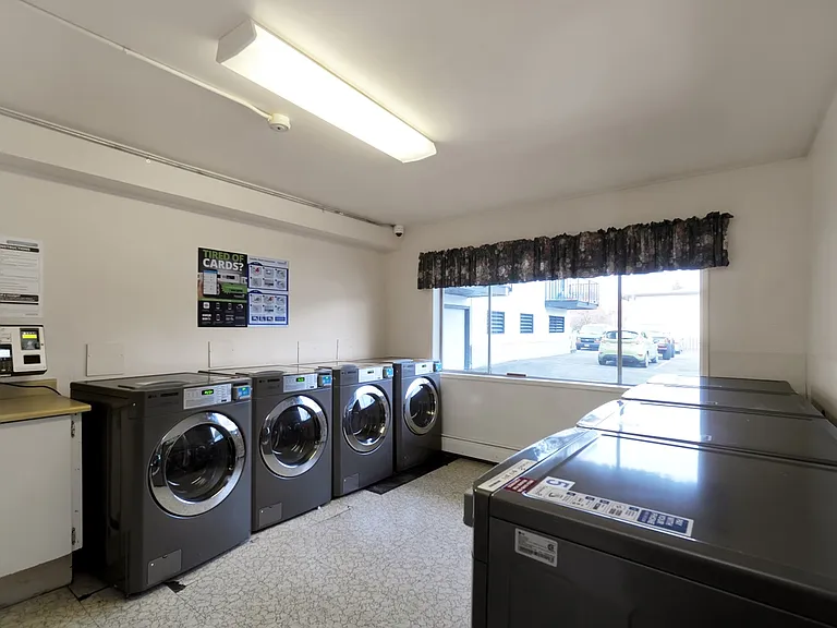 820 Craigflower Rd #204 — Photo 9