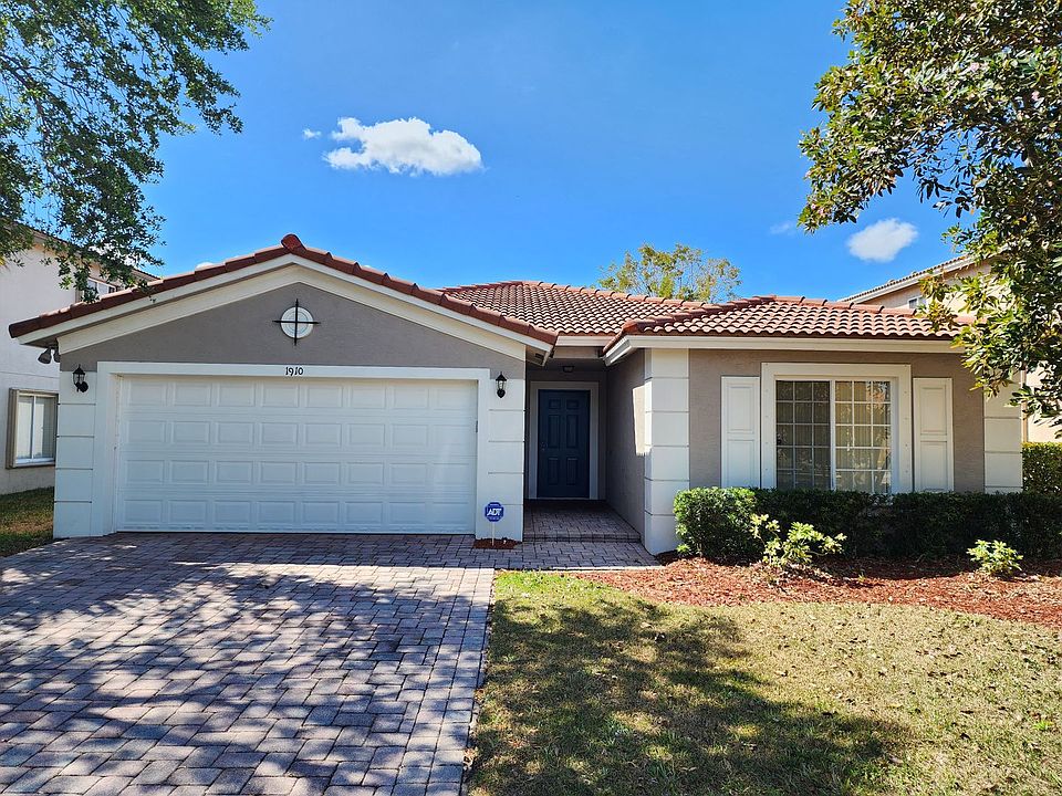 1st image of 1910 SW Newport Isles Blvd
