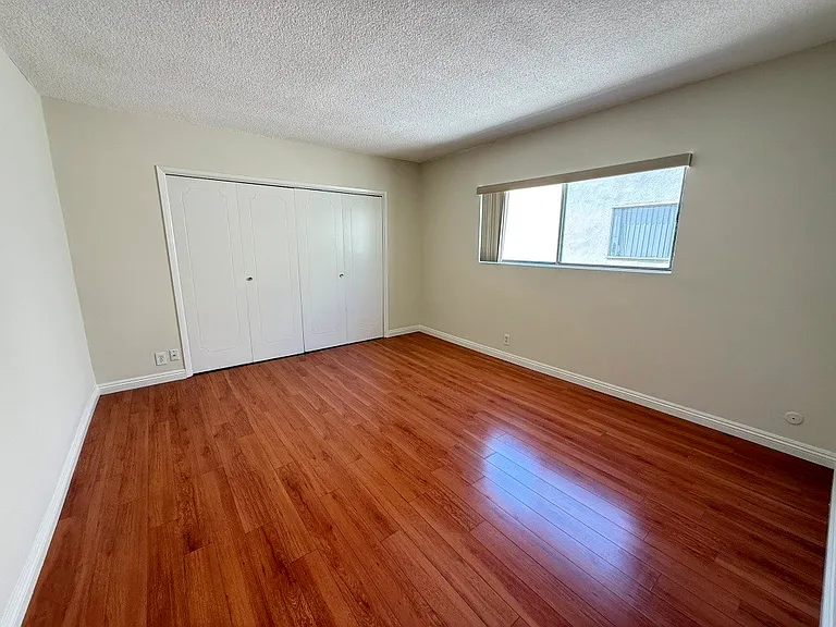 5433 Barton Ave #7 — Photo 12