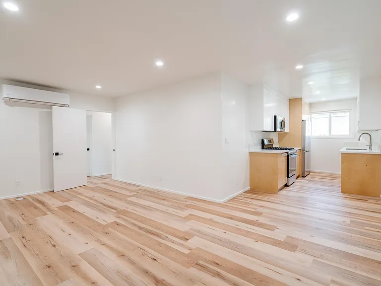 1318 S Ogden Dr #3 — Photo 1