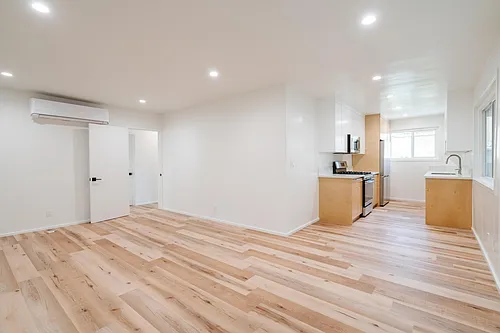 1318 S Ogden Dr #3 Photo 1