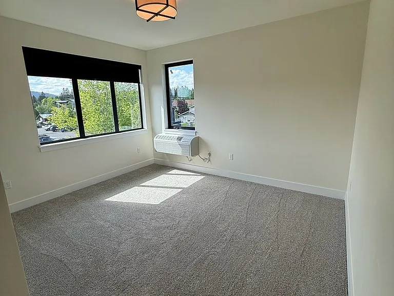 707 Victory Ln — Photo 22
