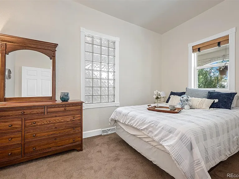 3023 Lawrence St — Photo 12