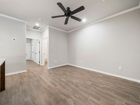 3rd image of 1404 Archer Dr