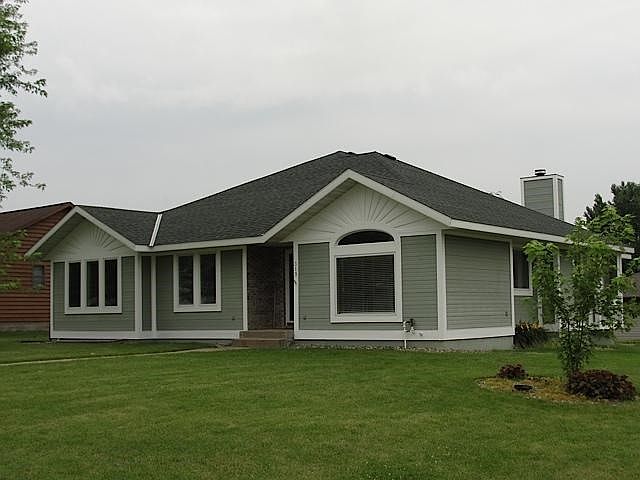 1st image of 319 7th St NE
