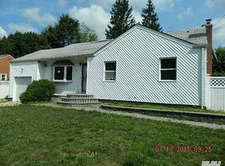 311 Hancock St, Brentwood, NY 11717