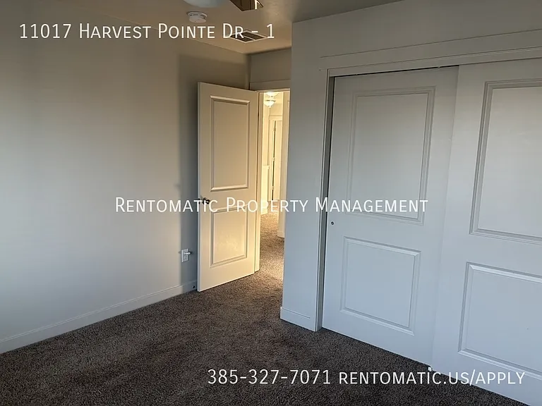 11017 S Harvest Pointe Dr #1 — Photo 17