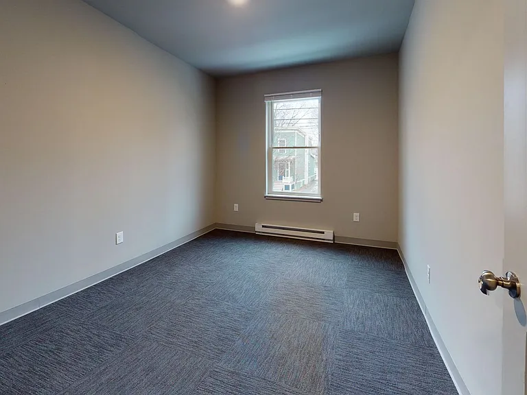 327 W Seneca — Photo 37