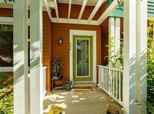 526 Little Lake Dr, Ann Arbor, MI 48103