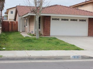 1910 Springtree Dr, Perris, CA 92571