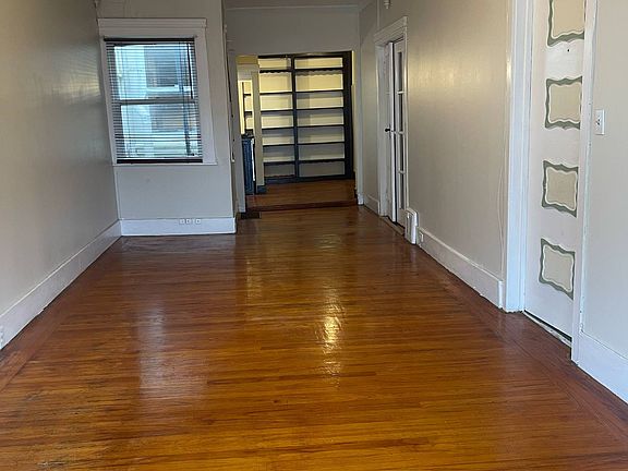 2nd image of 2519 Greenwich St #2
