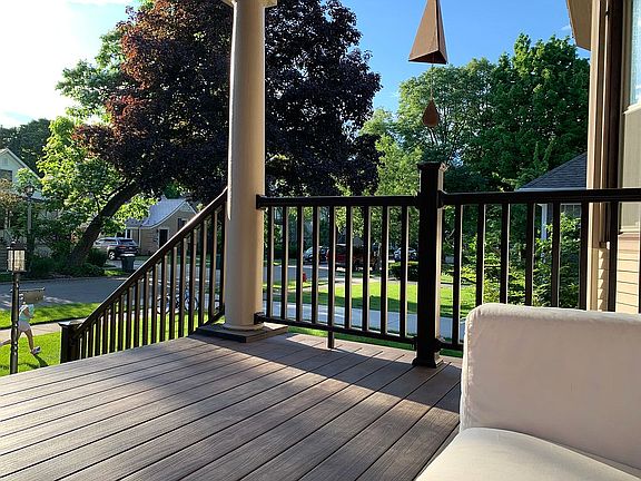 3rd image of 544 Forest Ave
