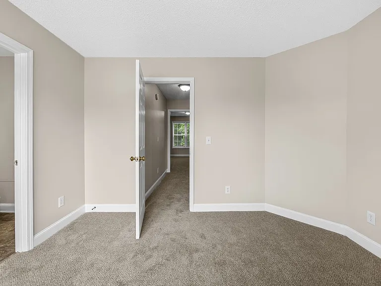 17 Whitfield Way — Photo 18