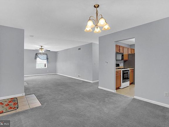 5th image of 1022 Hastings Blvd