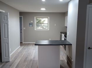 2104 E Empire St APT 1, Bloomington, IL 61704