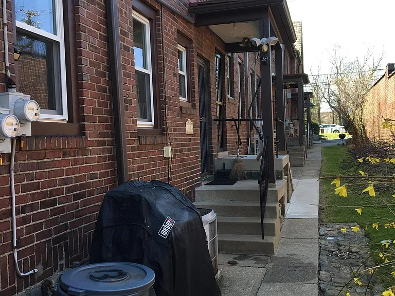 555 S Negley Ave #13 — Photo 11