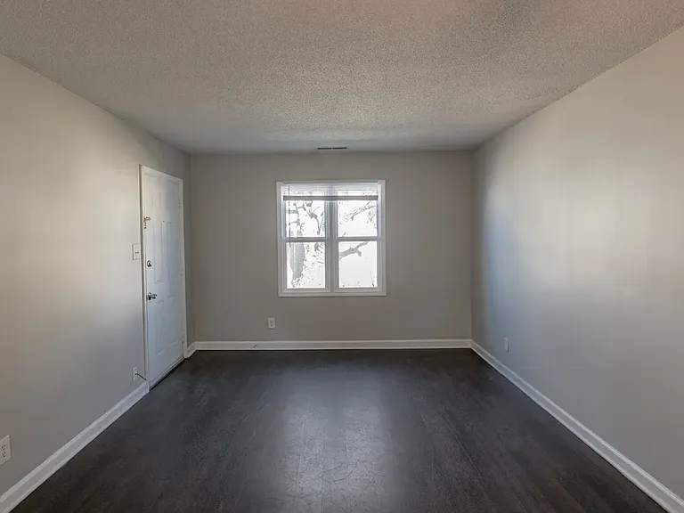 103 Young Ave — Photo 4