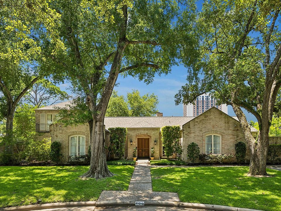 1st image of 802 Briar Ridge Dr