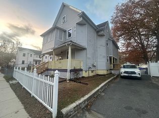 62 Washburn St, Springfield, MA 01107