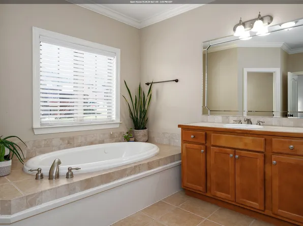 683 Flag Cir, Hoover, AL 35226