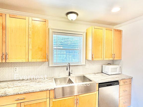 3rd image of 6226 Saratoga Cir