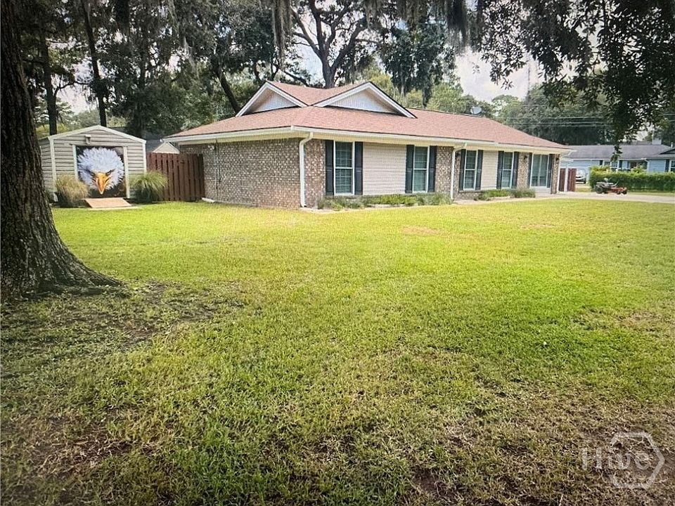 2nd image of 601 Leaning Oaks Drive