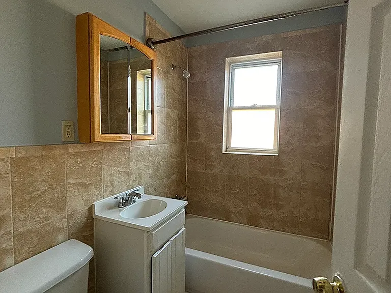 321 Sanford Ave #4 — Photo 3
