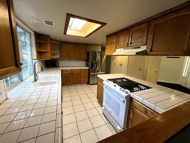 7025 London Dr — Photo 28