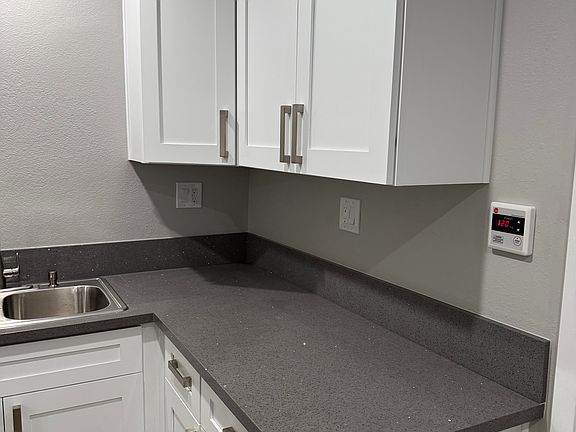 3rd image of 5934 1/4 Arlington Ave