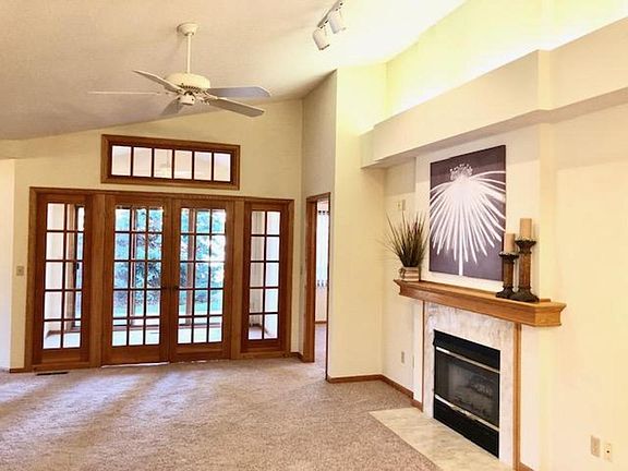 2nd image of 533 Lovell Ave