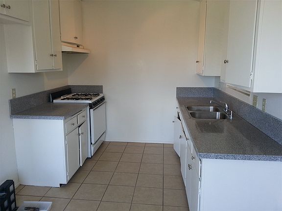 5th image of 1850 Pacific Coast Hwy APT 4