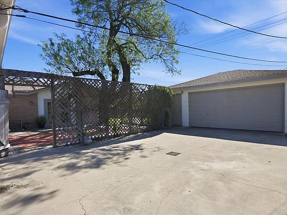 2nd image of 501 Dolphin Pl