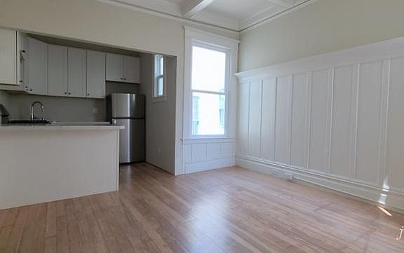 4th image of 1743 Golden Gate Ave #9