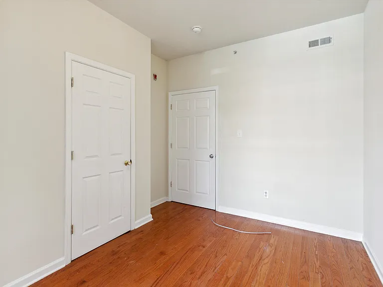 1519-21 N 16th St #13 — Photo 17