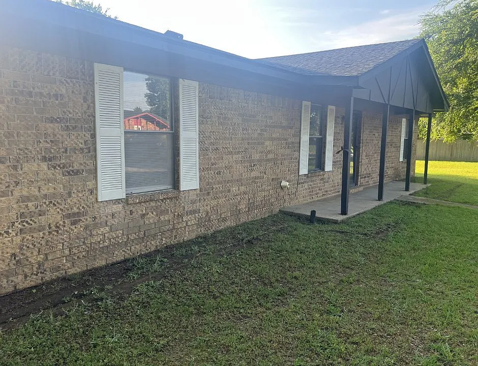 8516 S 35th Ter