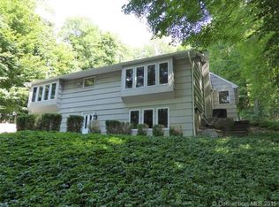 64 Mountain Rd, Woodbury, CT 06798