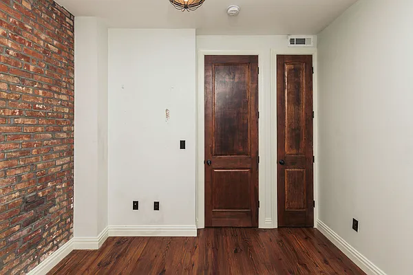 Rented by Nooklyn NYC LLC | media 16