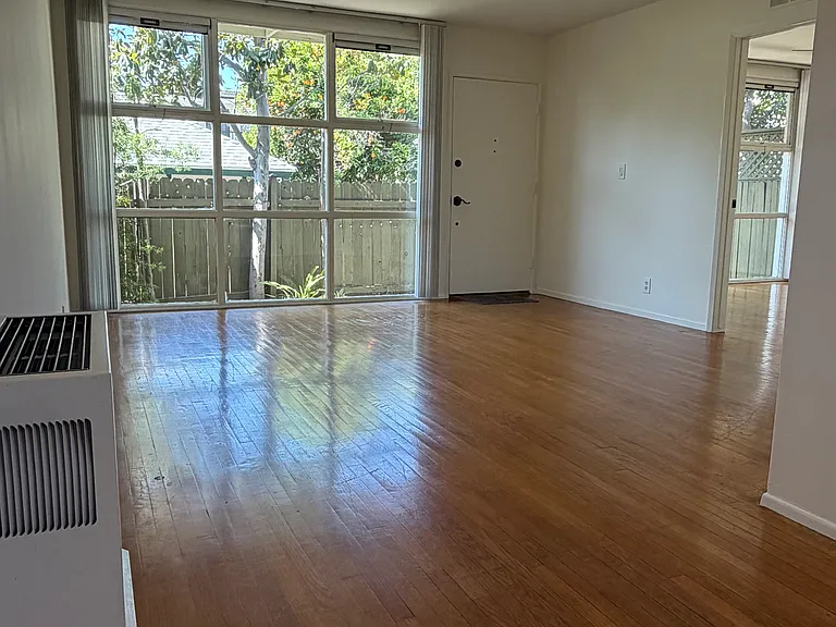 58 N Wilson Ave #58 — Photo 2