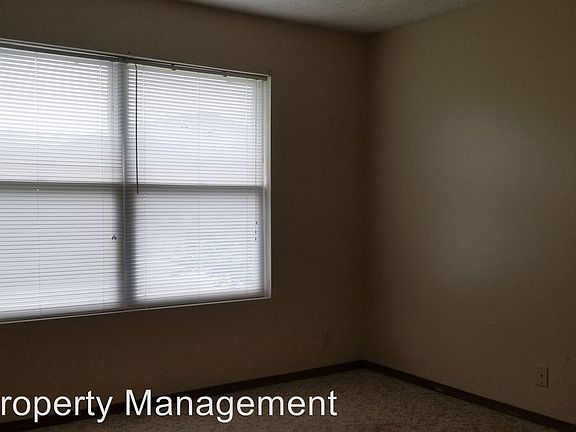 4th image of 1606 Northbrook Dr APT 06