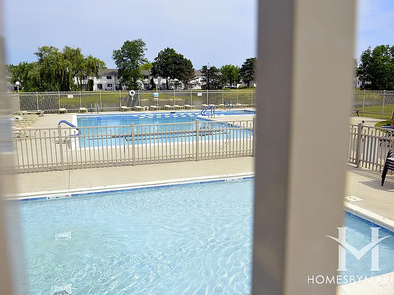 136 N Waterford Dr — Photo 30