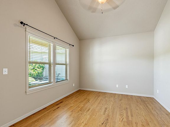 5th image of 125 Willow Springs Dr