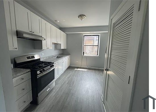 1st image of 7405 S Kingston Ave #3N