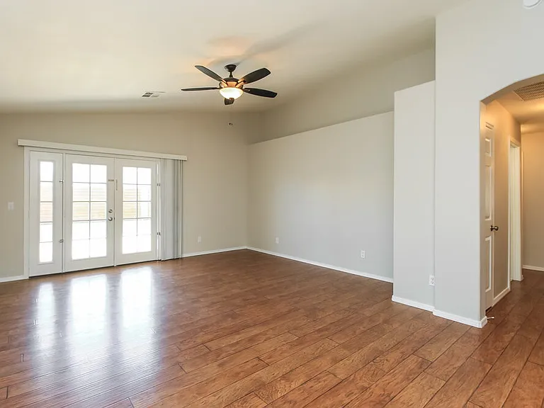 2533 E Camino St — Photo 3