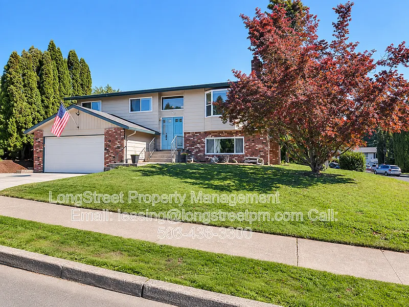5 bed, 3.0 bath, 1976 sqft, $3,195 — Photo 2