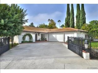 23286 Clarendon St, Woodland Hills, CA 91367