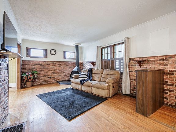 5th image of 56 Falstaff Rd