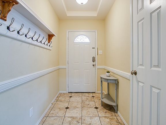 5th image of 3637 Shadyhill Dr