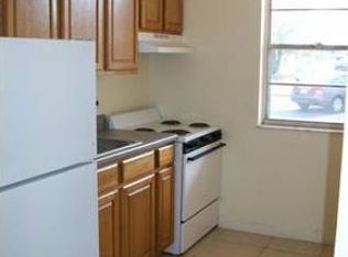 7511 Venetian St APT 10, Miramar, FL 33023